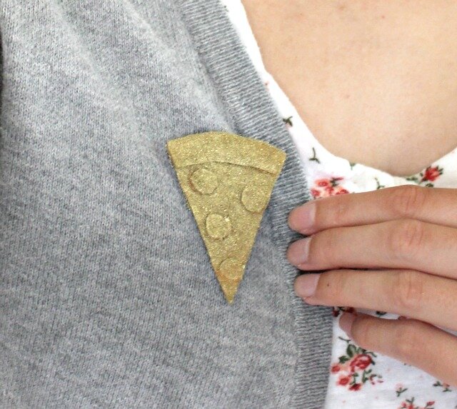 gold pizza pin